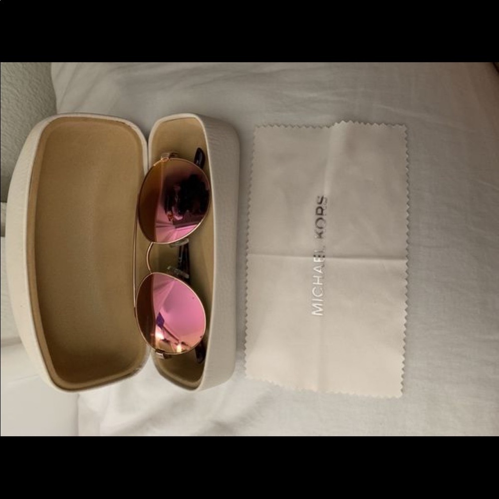 Michael Kors shades - Picture 3 of 7